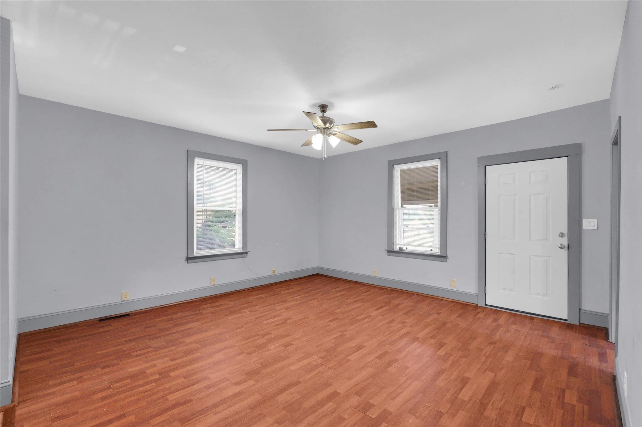 33 Ross Street Property Photo 6