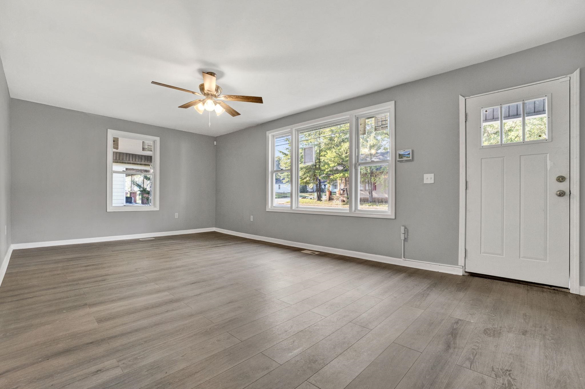 202 Holland Street Property Photo 4