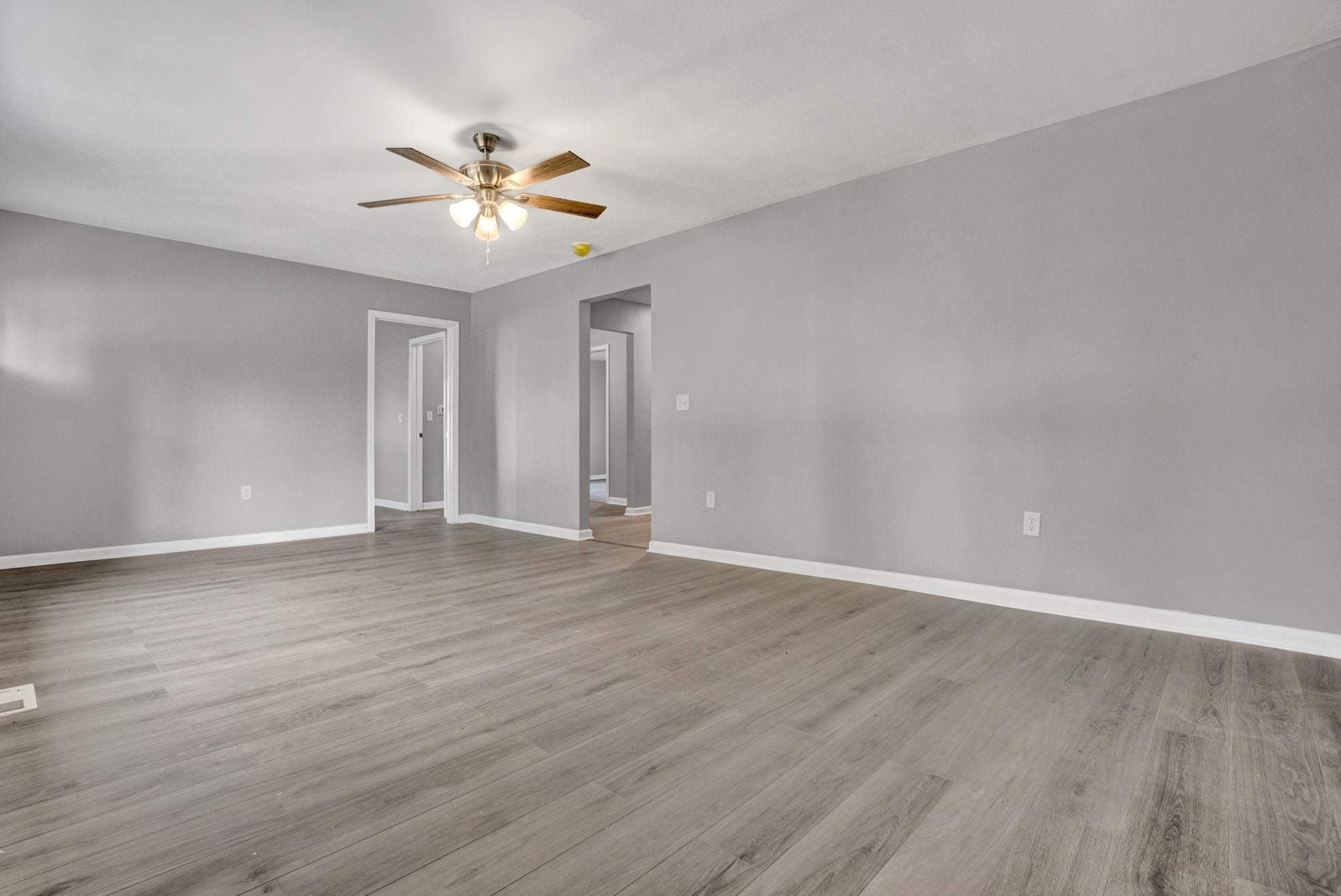 202 Holland Street Property Photo 6