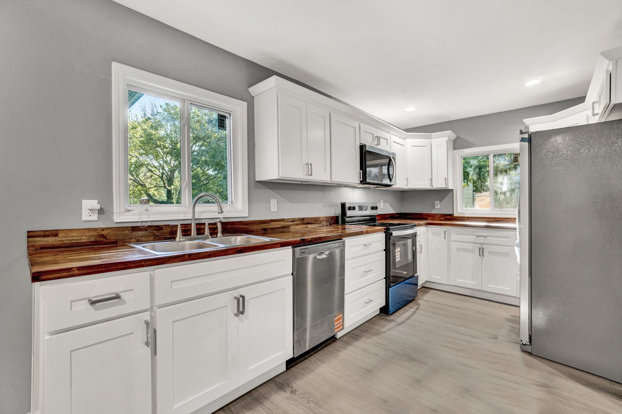 202 Holland Street Property Photo 7