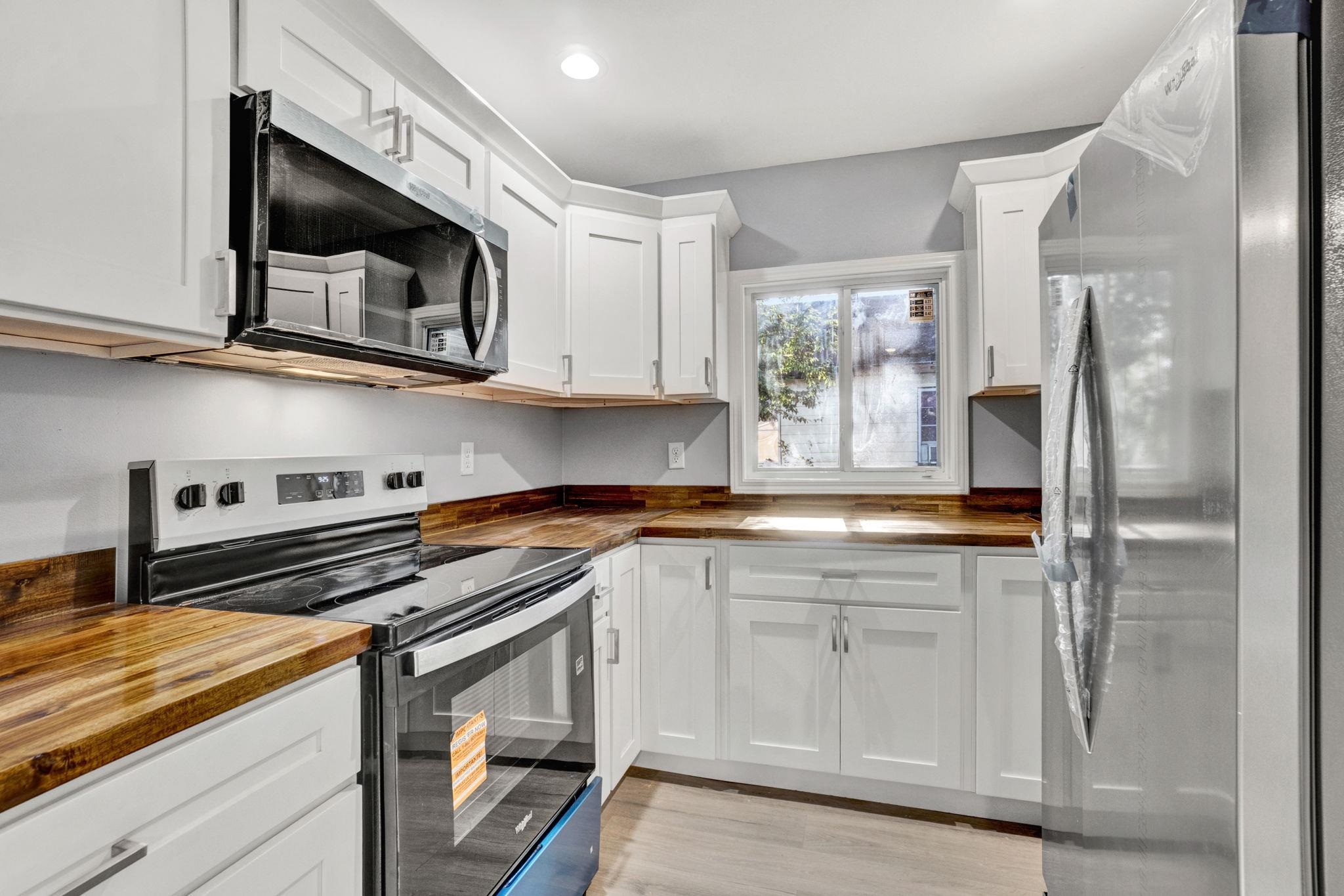 202 Holland Street Property Photo 8