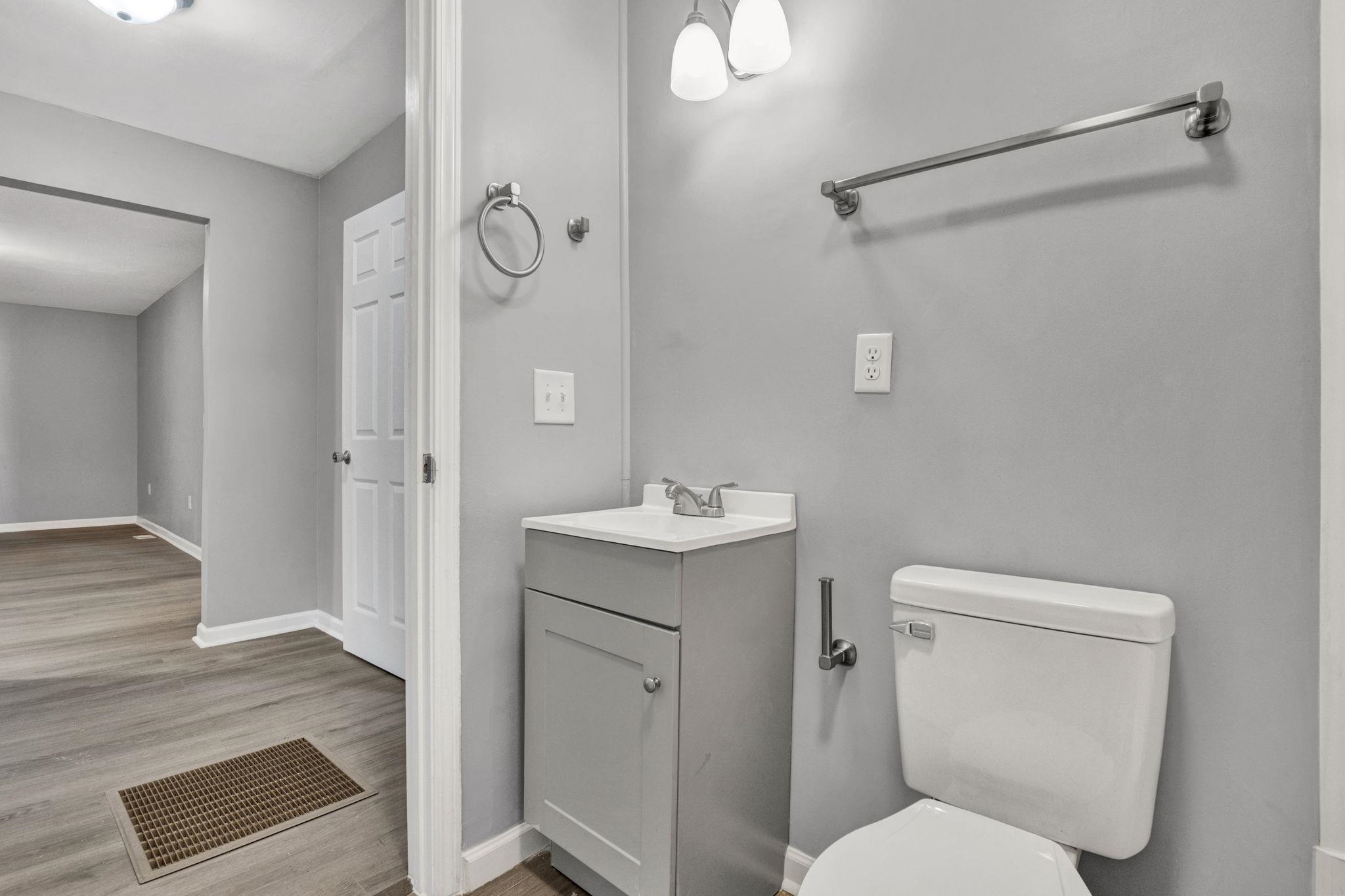 202 Holland Street Property Photo 31