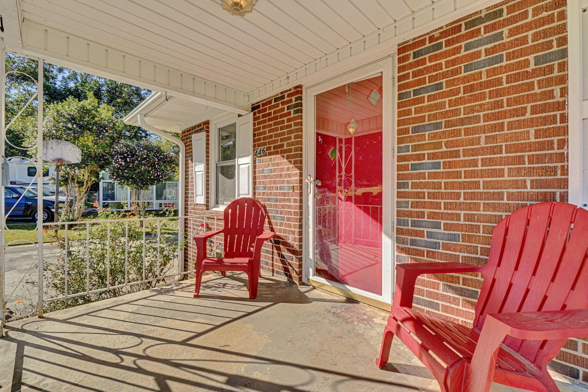 446 Meadowbrook Avenue Property Photo 3