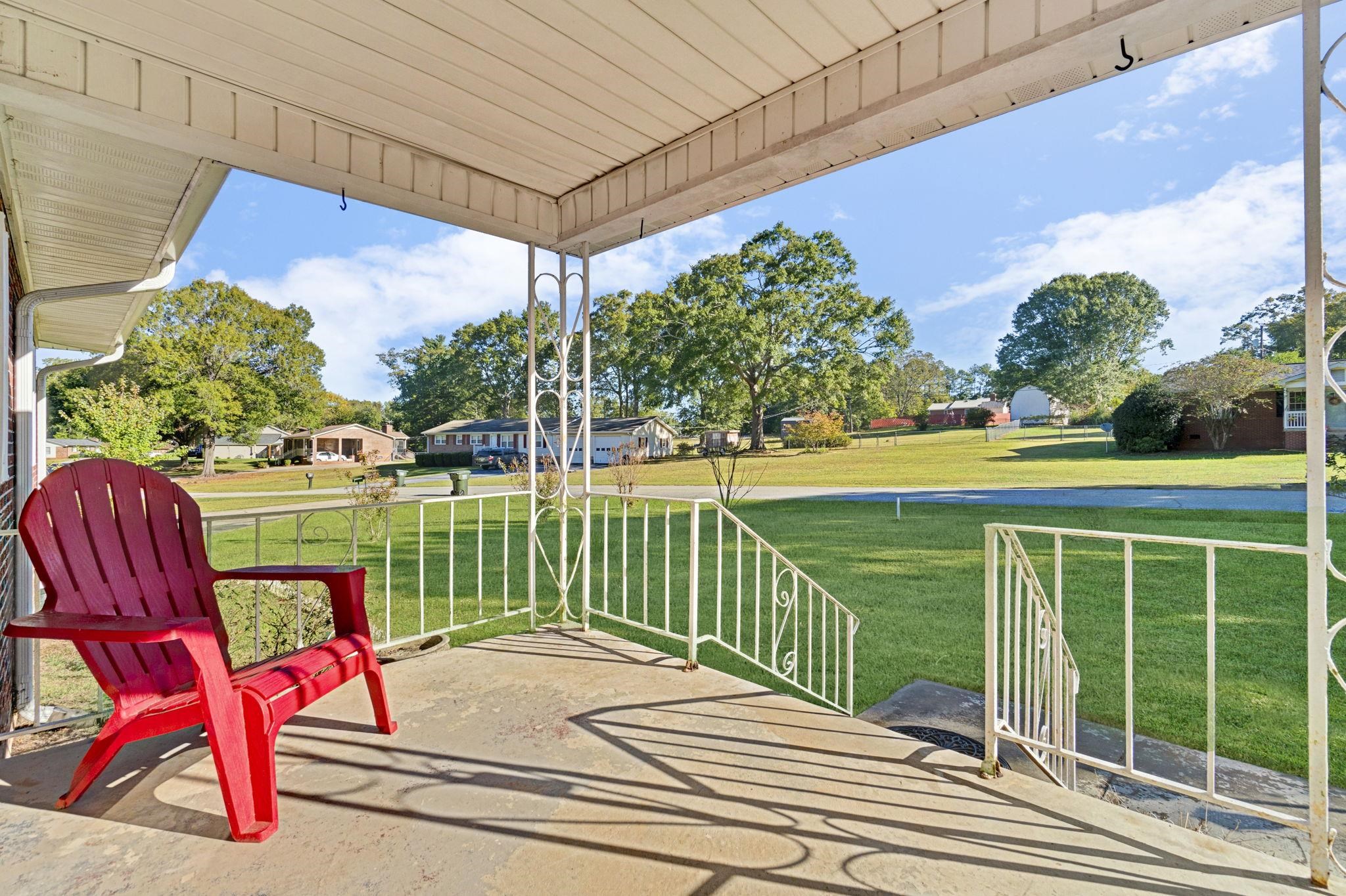 446 Meadowbrook Avenue Property Photo 4