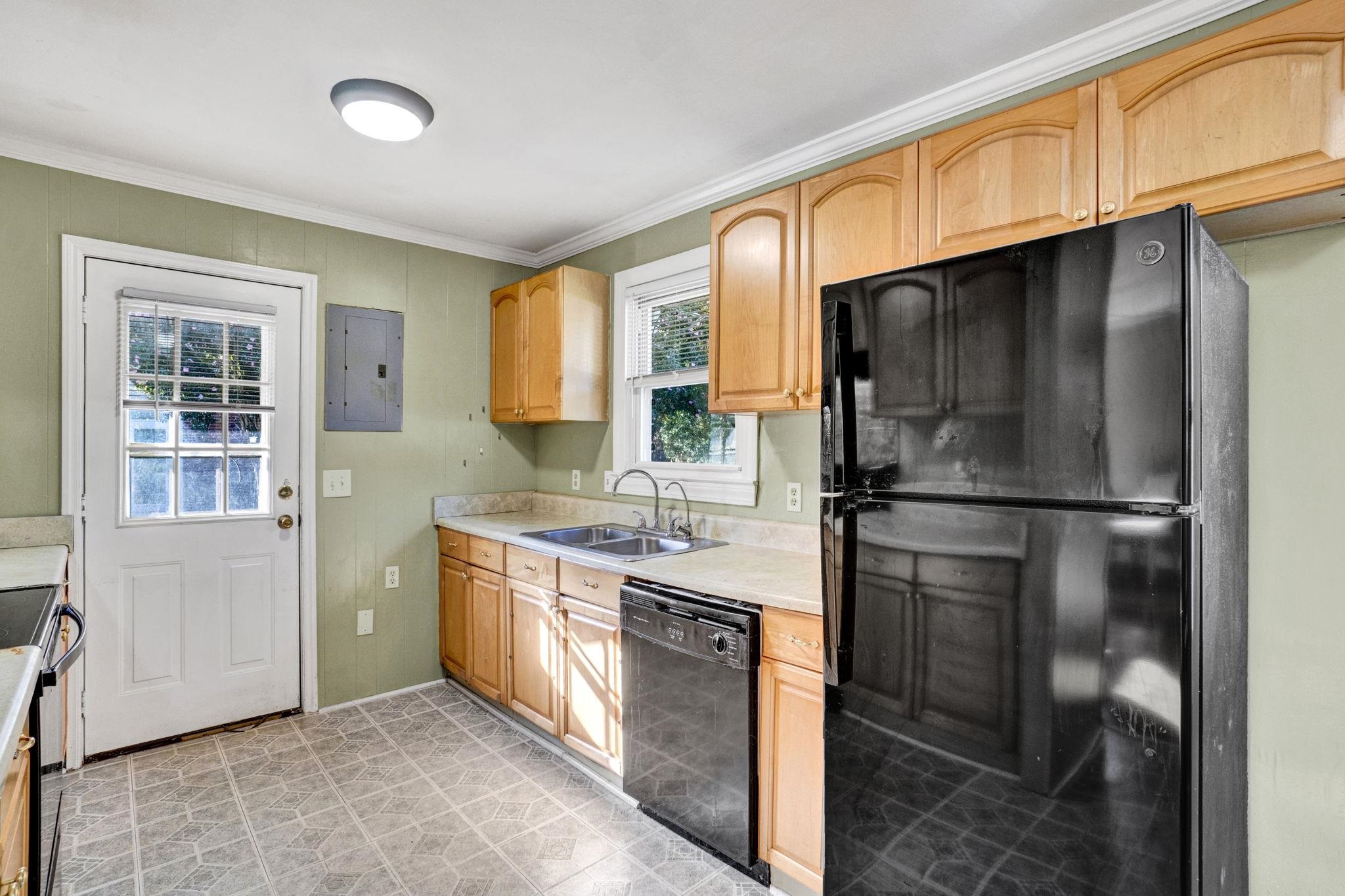 446 Meadowbrook Avenue Property Photo 15
