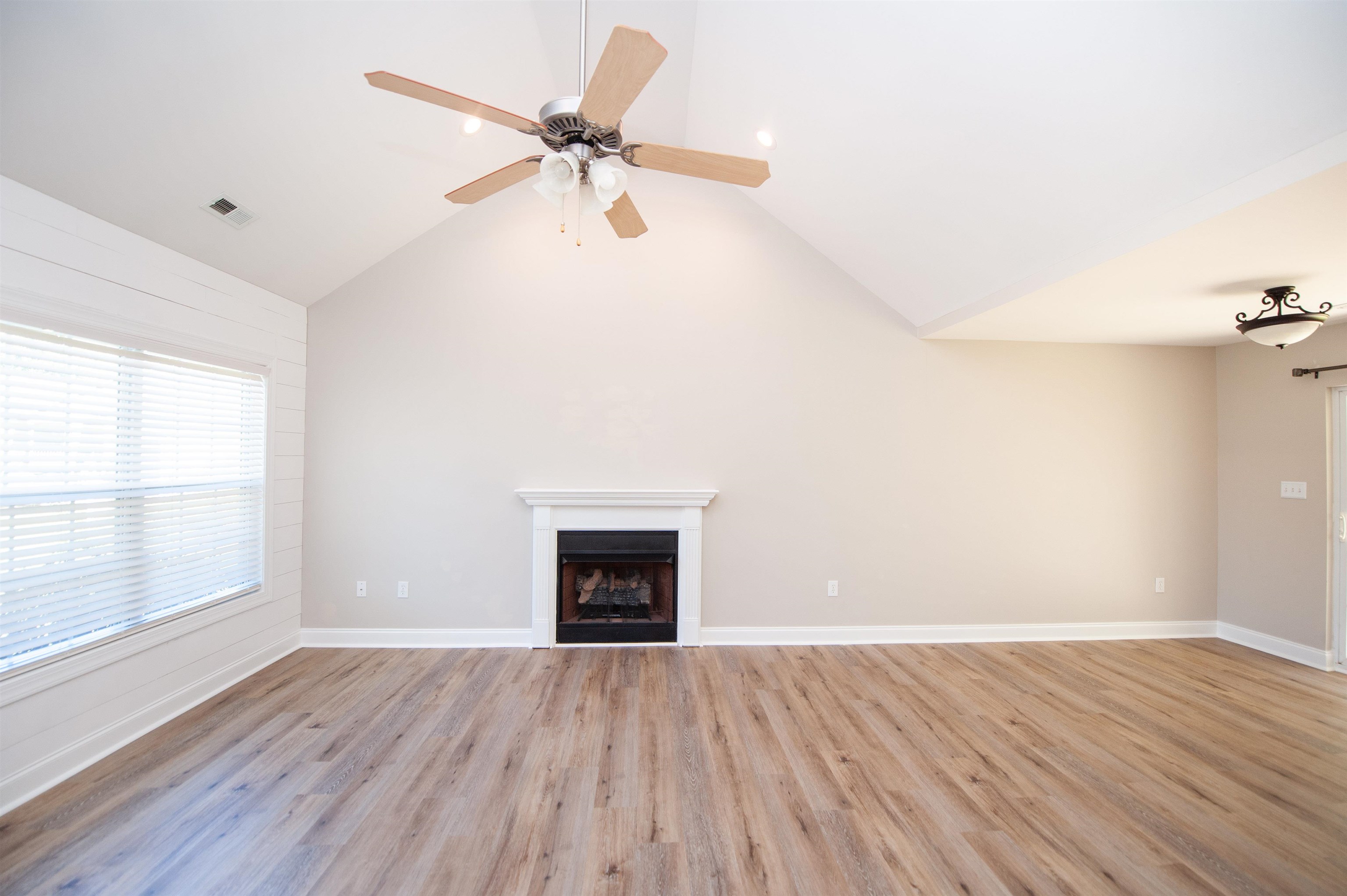 187 Eagle Ridge Property Photo 4
