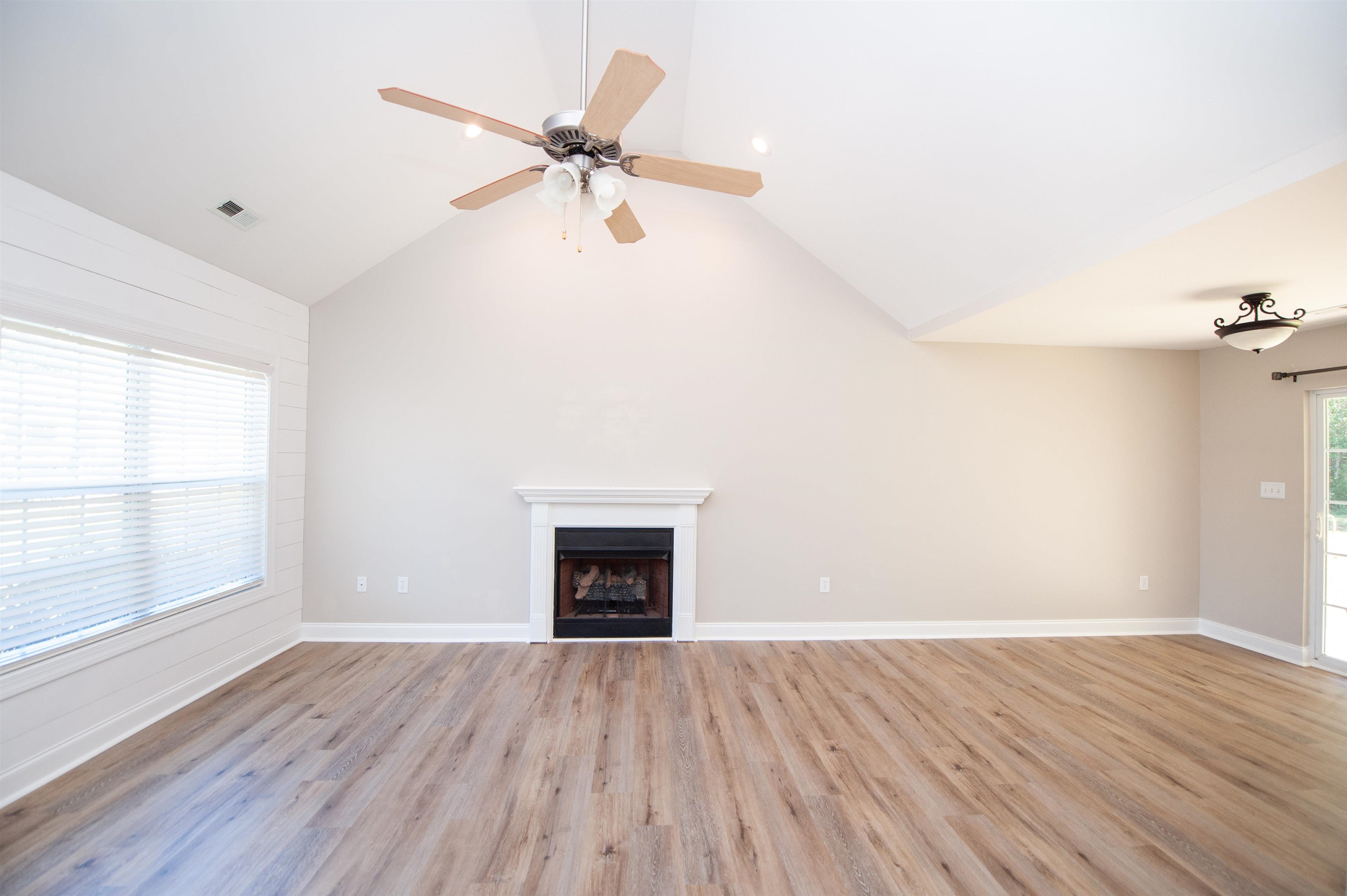 187 Eagle Ridge Property Photo 5