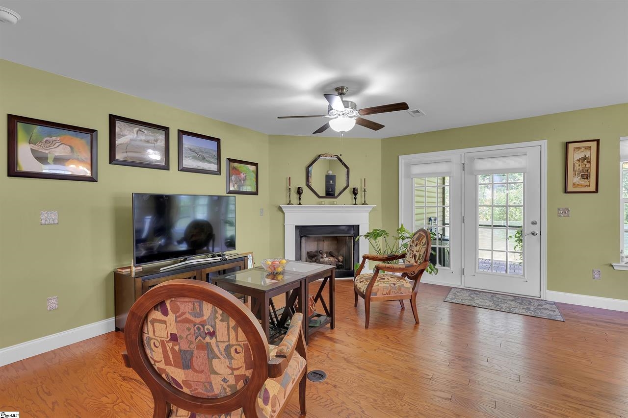 205 Tesla Court Property Photo 4