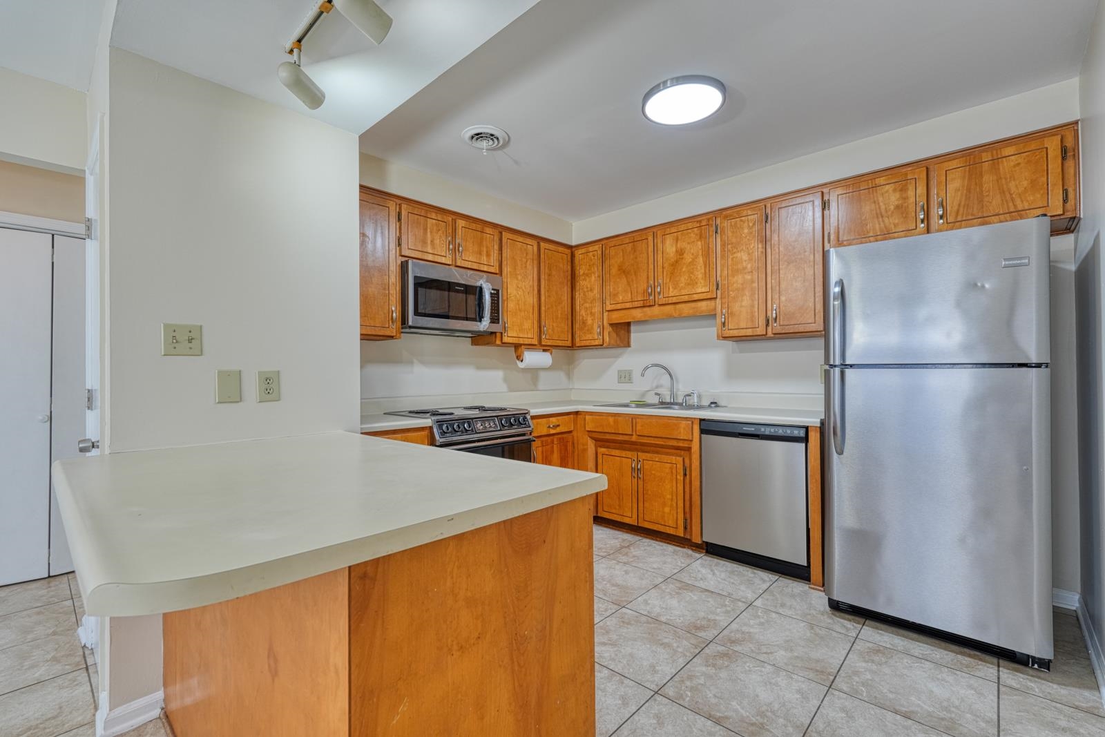 243 Old Towne Road Property Photo 12
