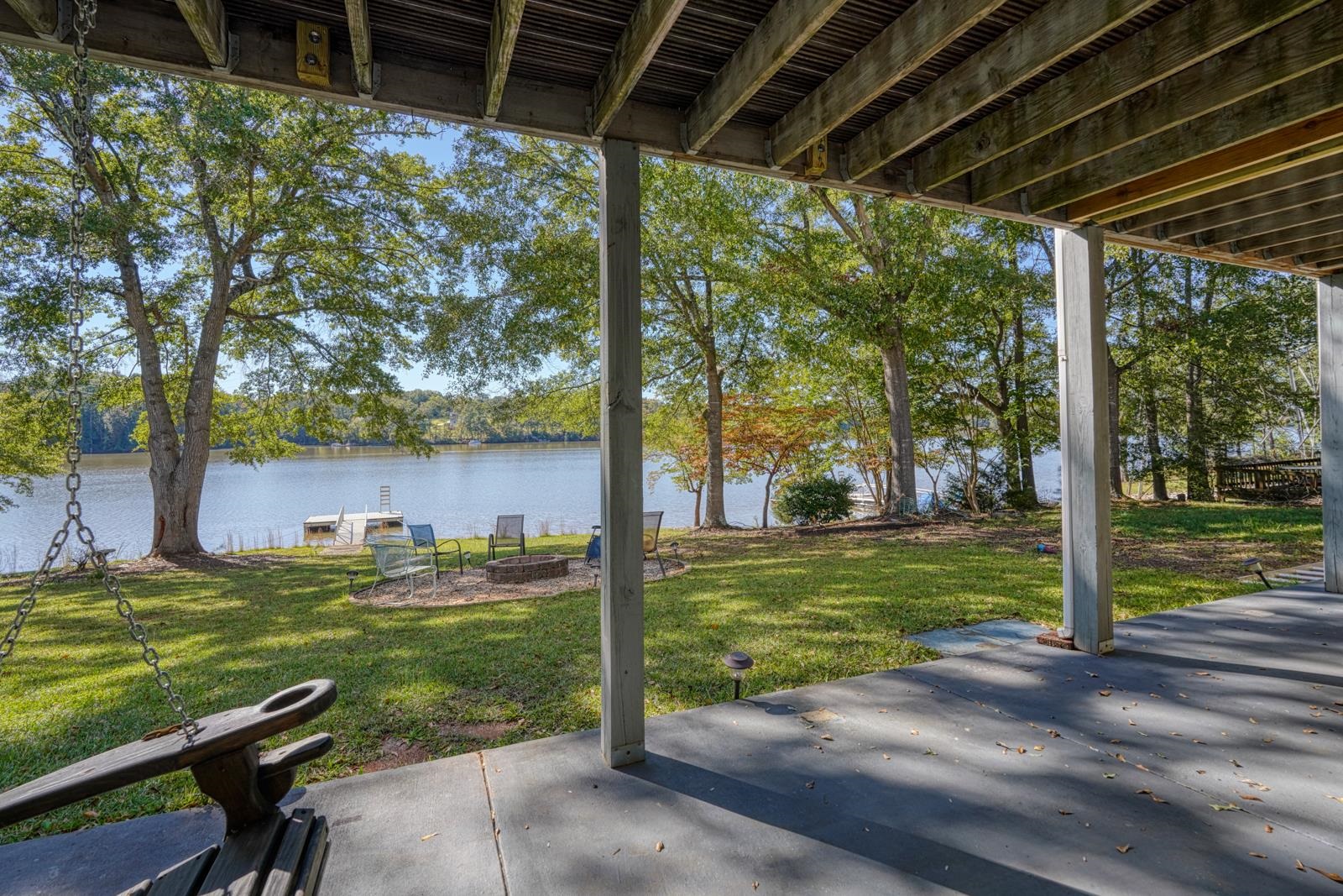200 S Pointe Property Photo 3