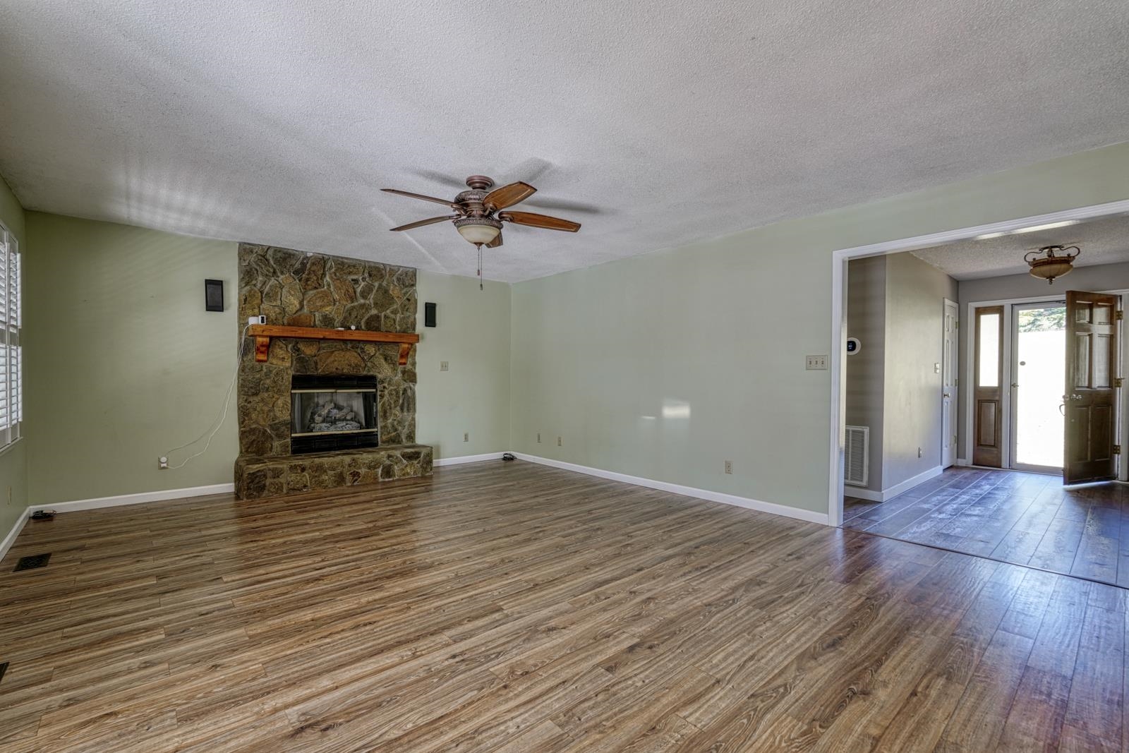 200 S Pointe Property Photo 6