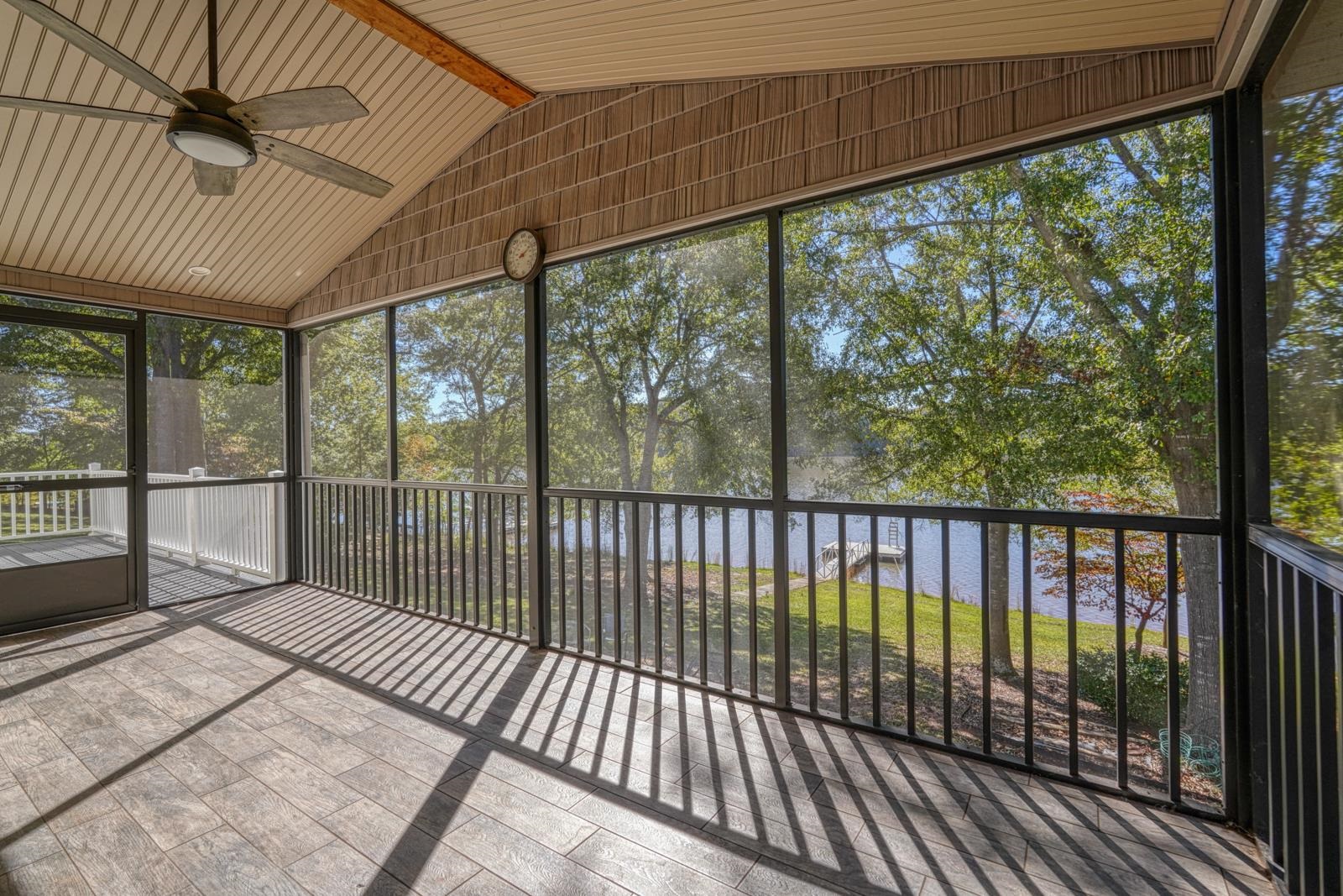 200 S Pointe Property Photo 9