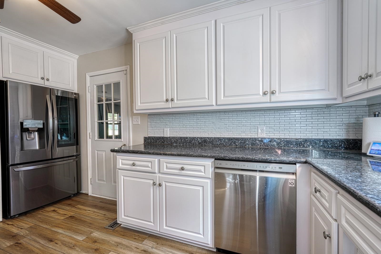 200 S Pointe Property Photo 15