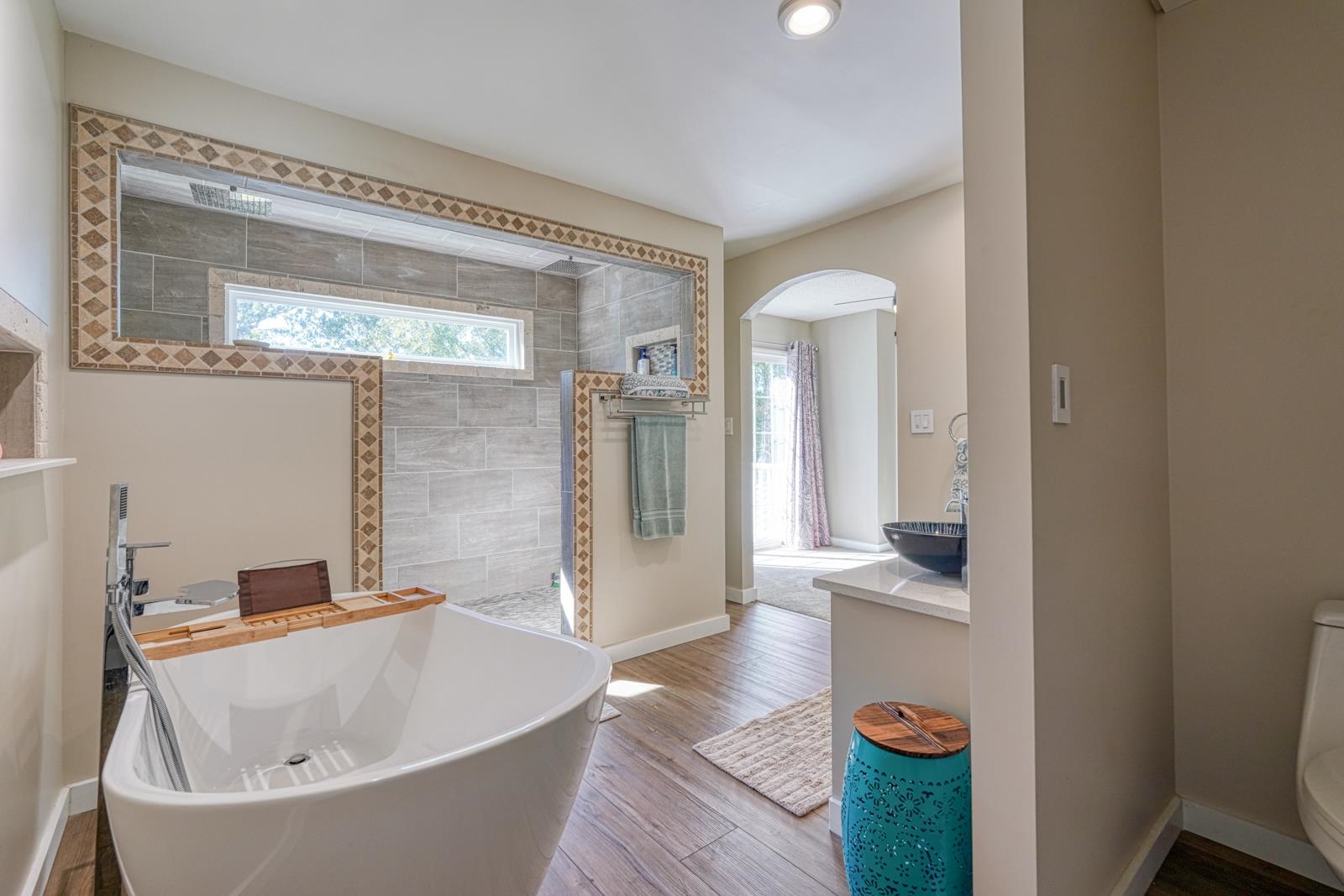 200 S Pointe Property Photo 24