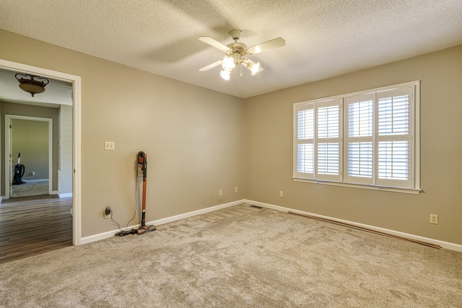 200 S Pointe Property Photo 26