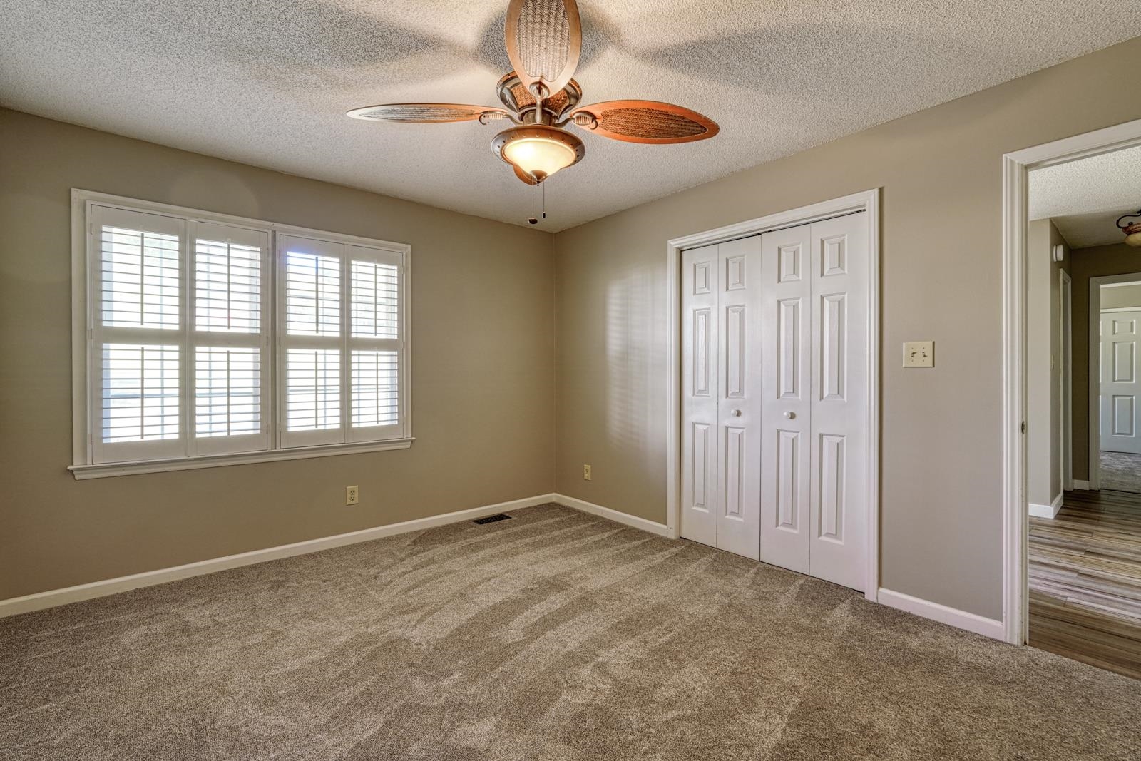 200 S Pointe Property Photo 30