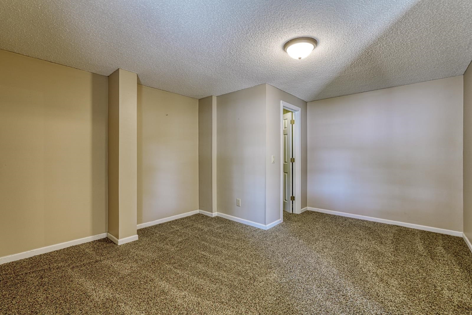 200 S Pointe Property Photo 36