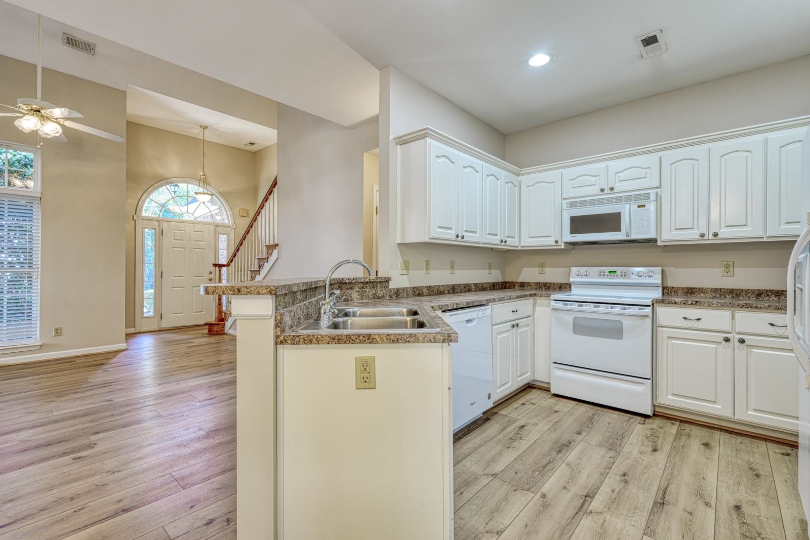 840 Laurelcreek Drive Property Photo 13