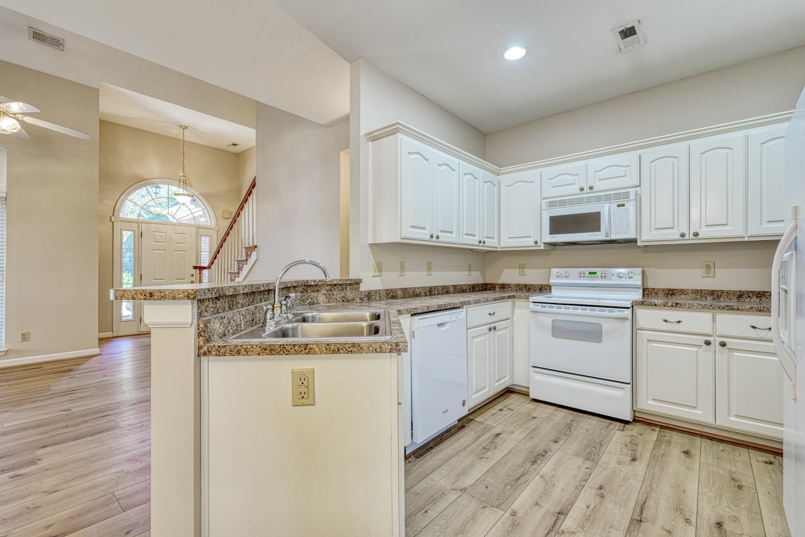 840 Laurelcreek Drive Property Photo 18