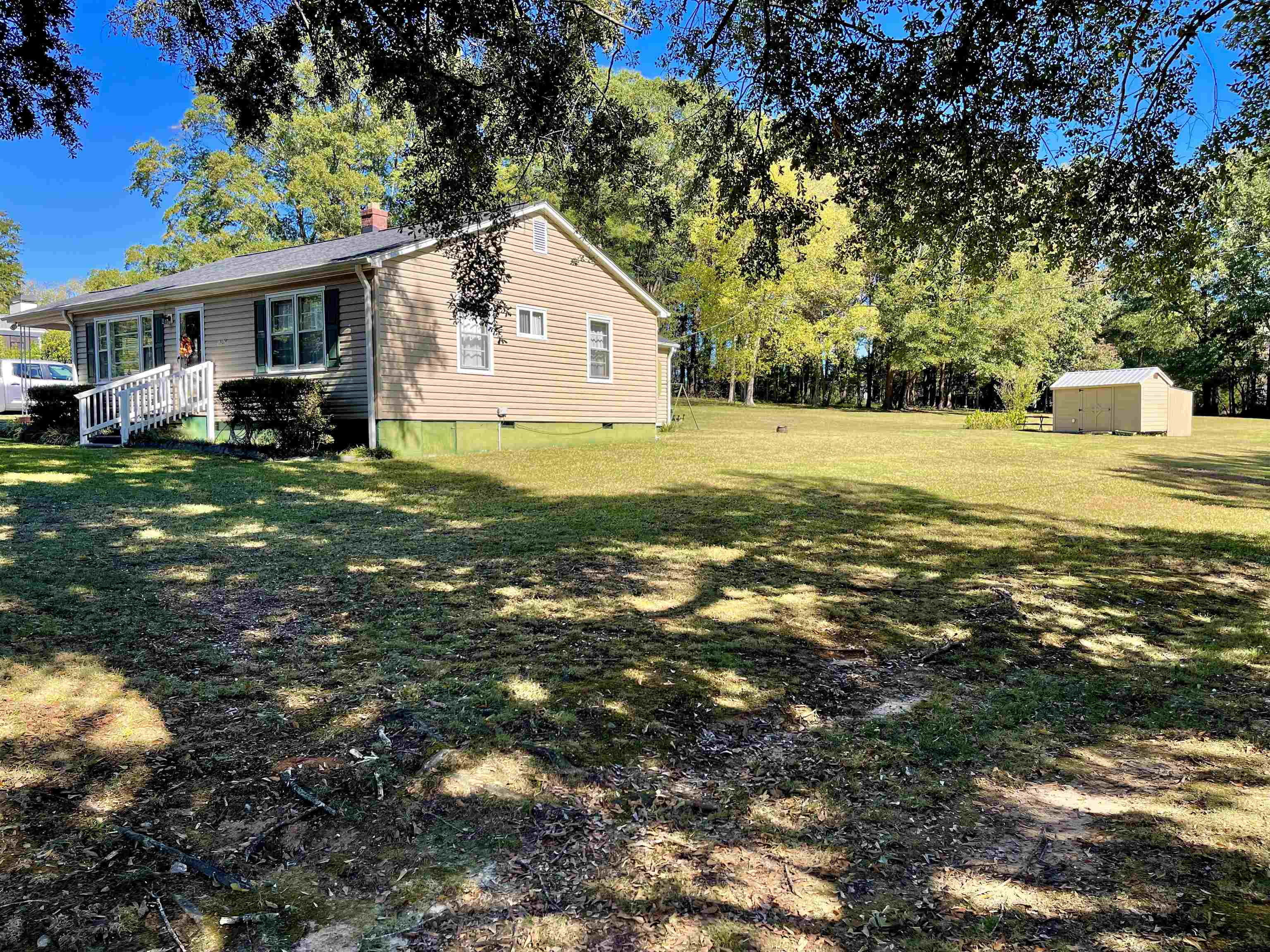 1007 Thomas Road Property Photo 6