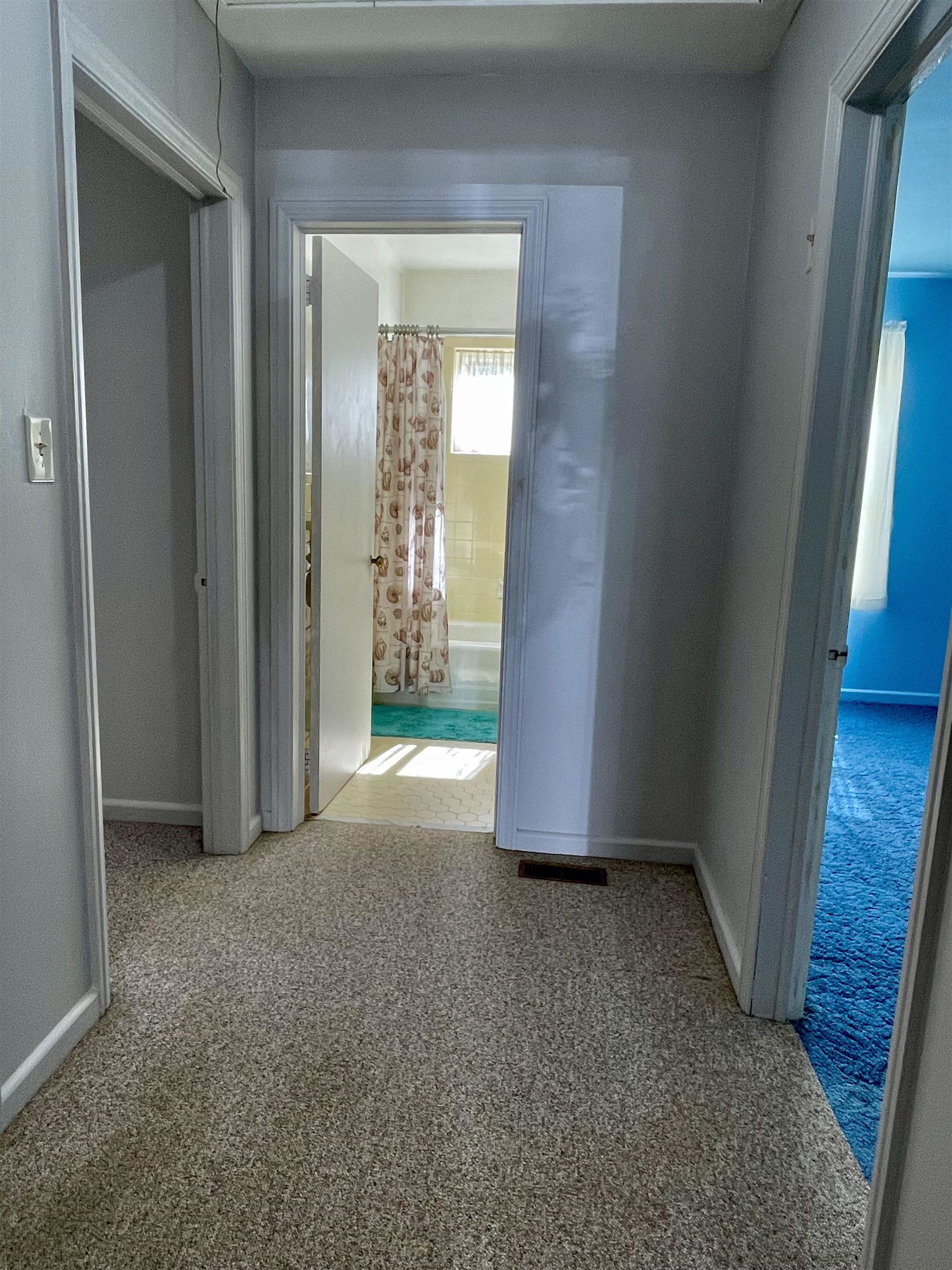 1007 Thomas Road Property Photo 12