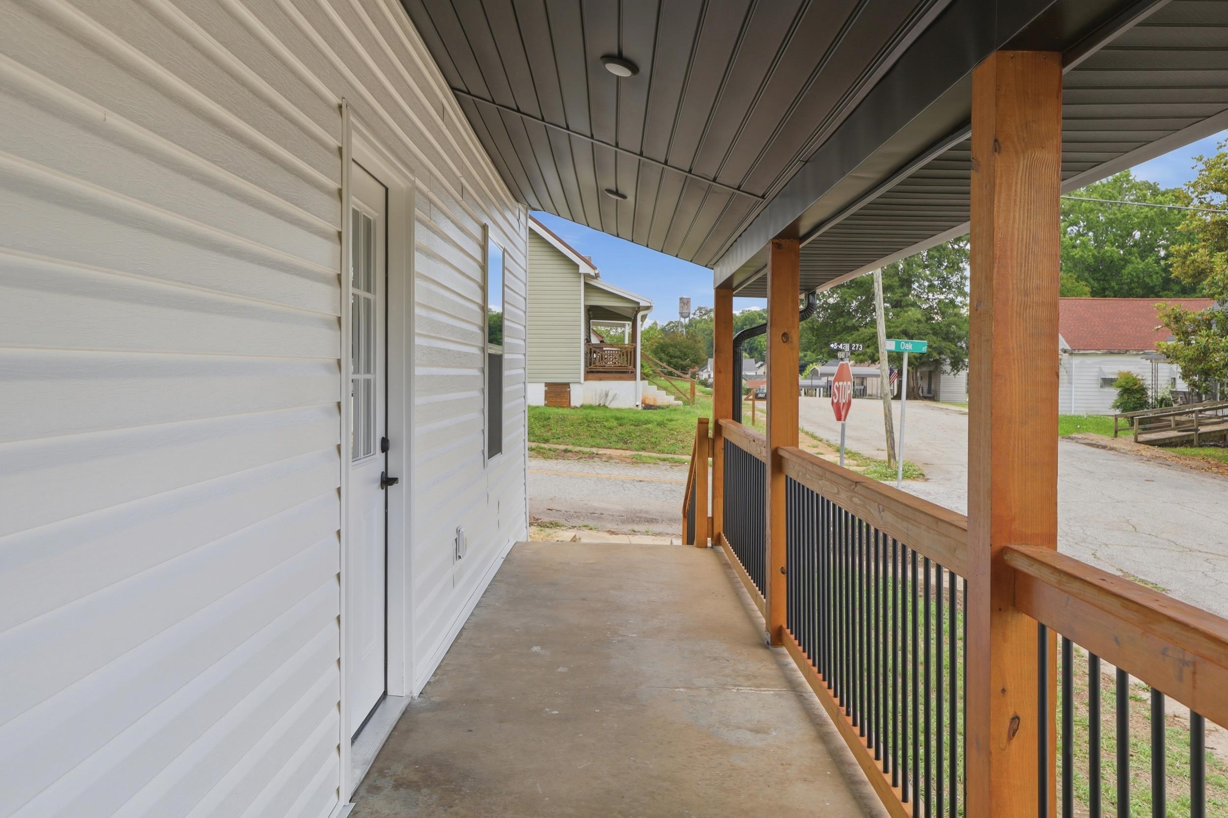 706 Gray Street Property Photo 2