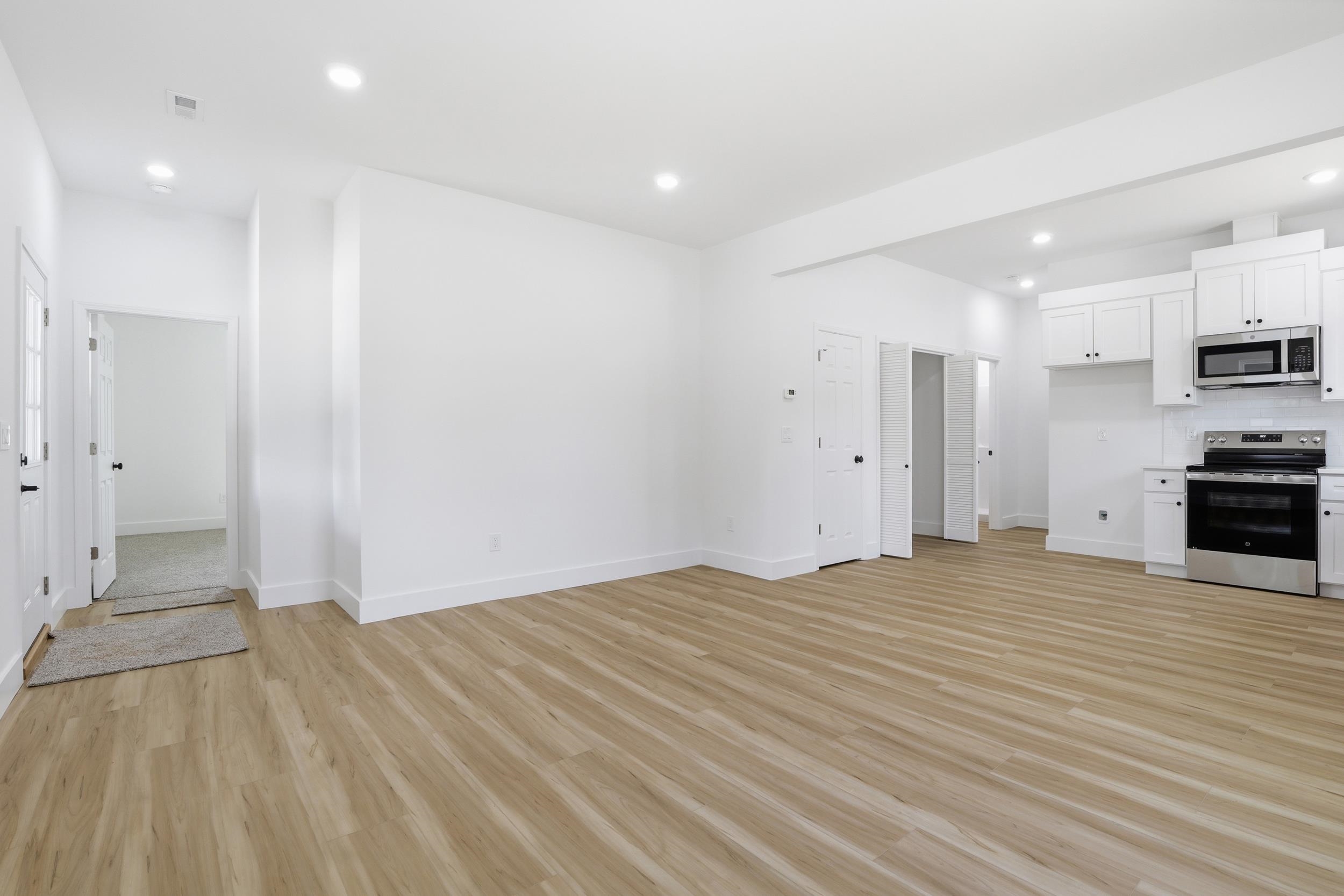 706 Gray Street Property Photo 8