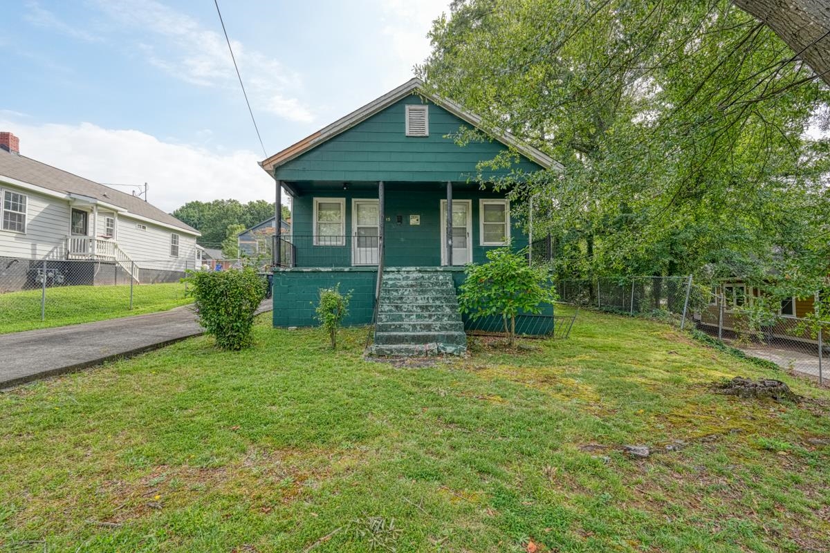 15 Hollywood Circle Property Photo 1