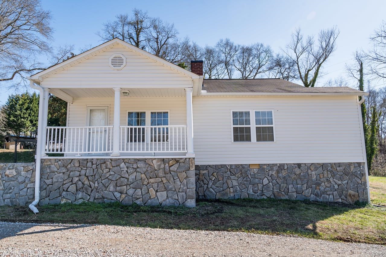 3997 Country Club Road Property Photo 1