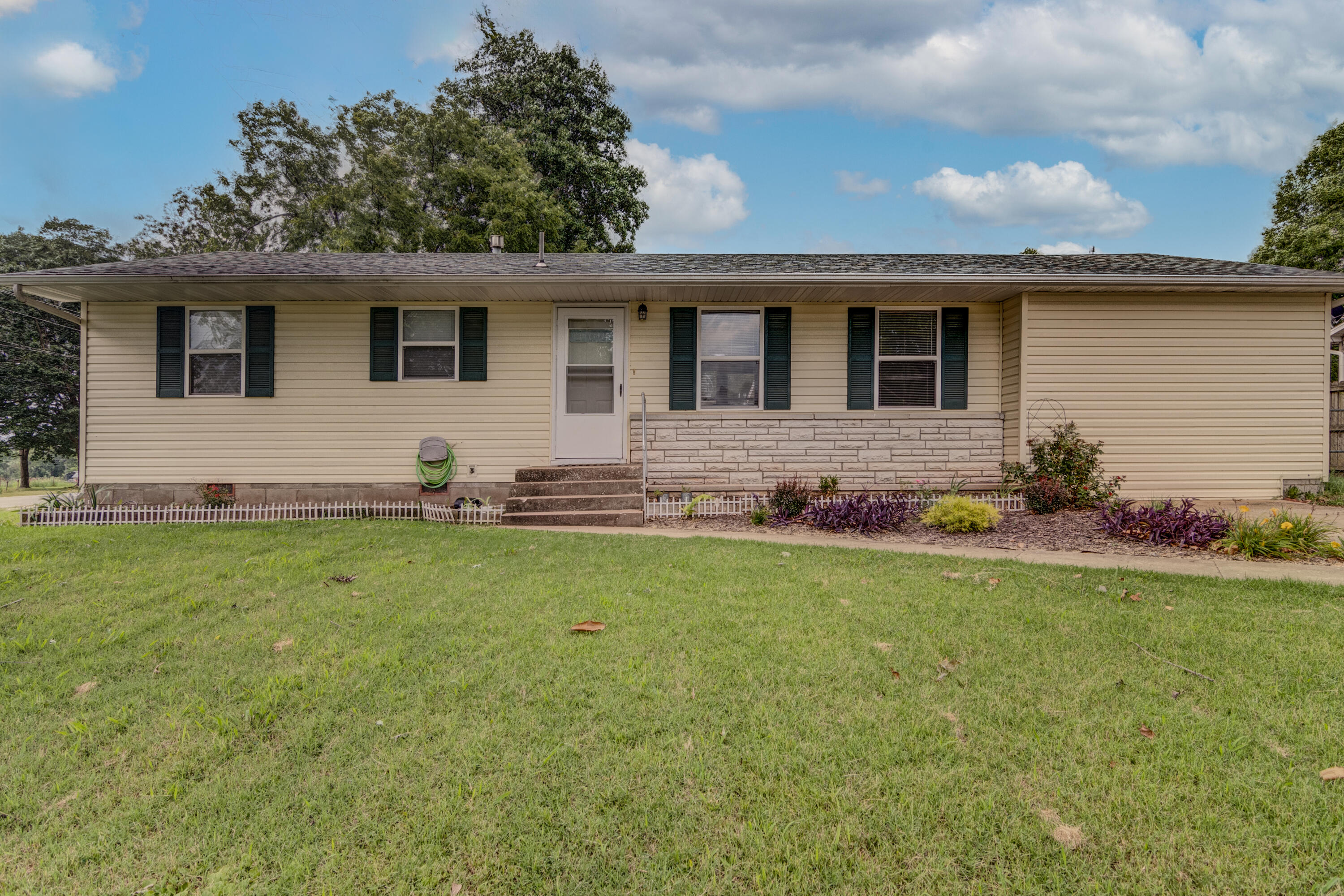 114 North Westview Drive Property Photo