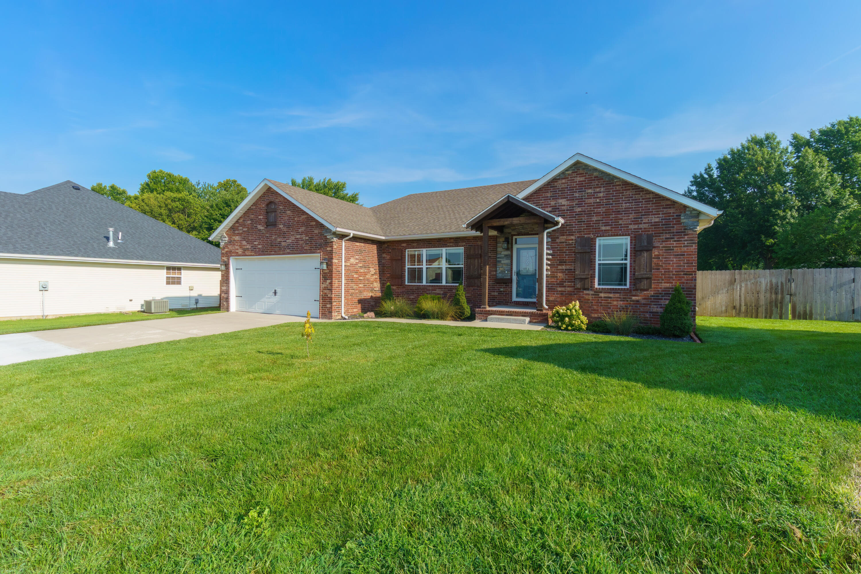 1719 East Primrose Lane Property Photo 1