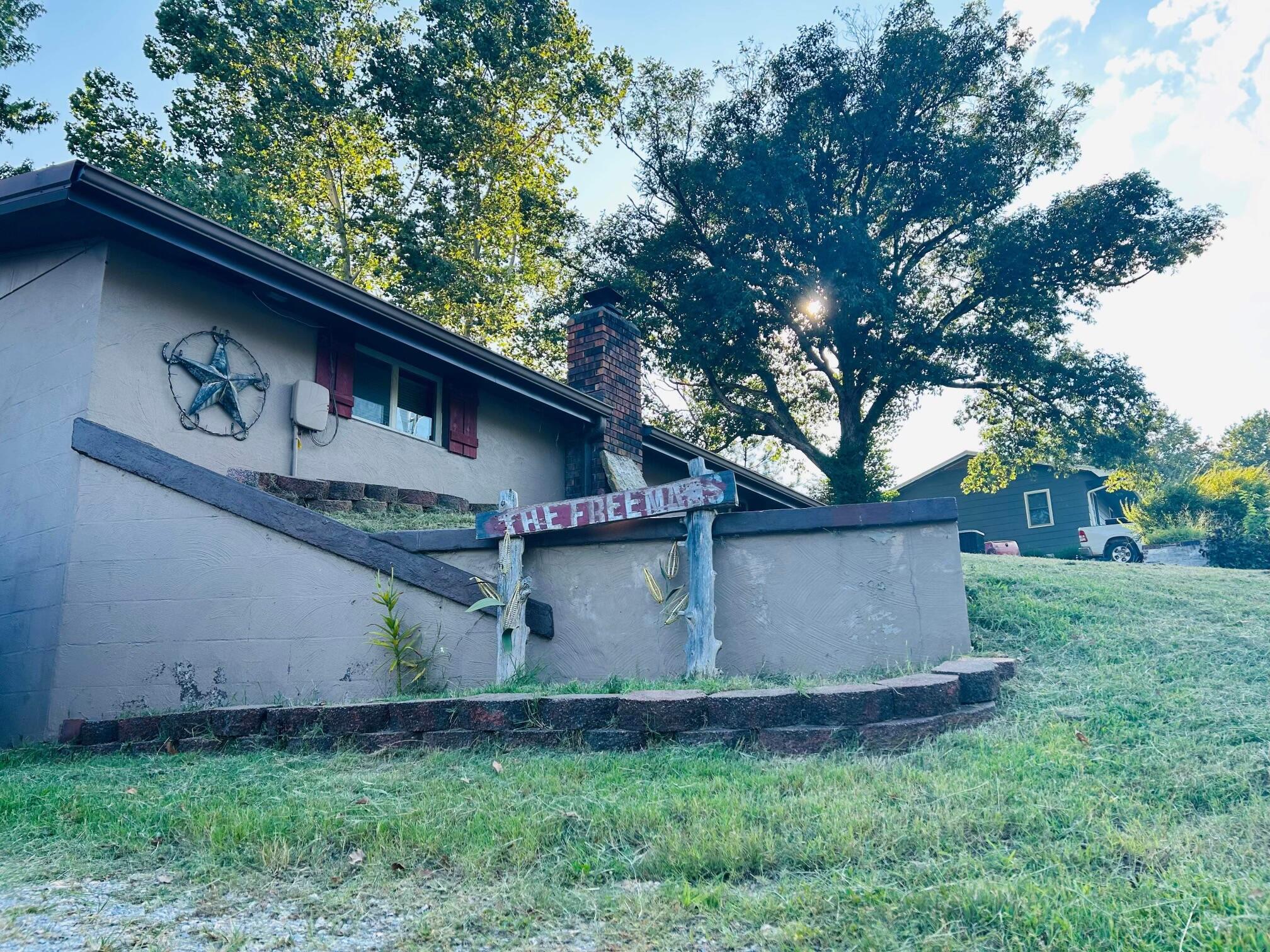 105 Hillcrest Drive Road Property Photo 1