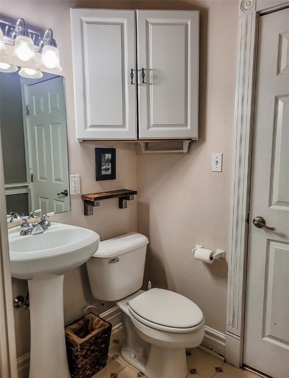 122 E 10th Street Property Photo 10