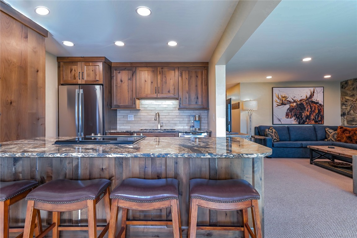 160 E La Bonte Street 102 Property Photo 18