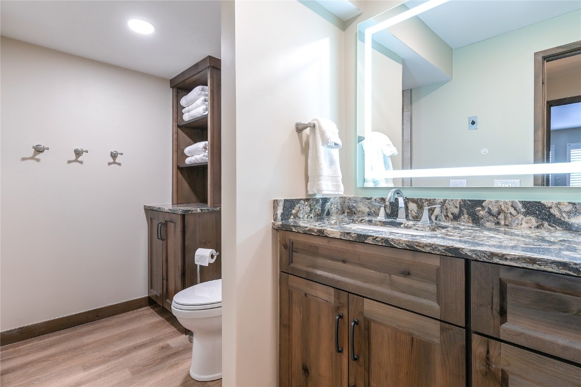 160 E La Bonte Street 102 Property Photo 25