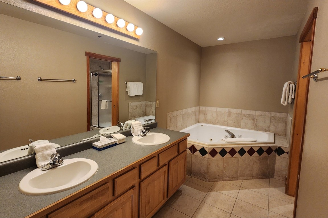 75 Snowflake 726/49 Property Photo 10