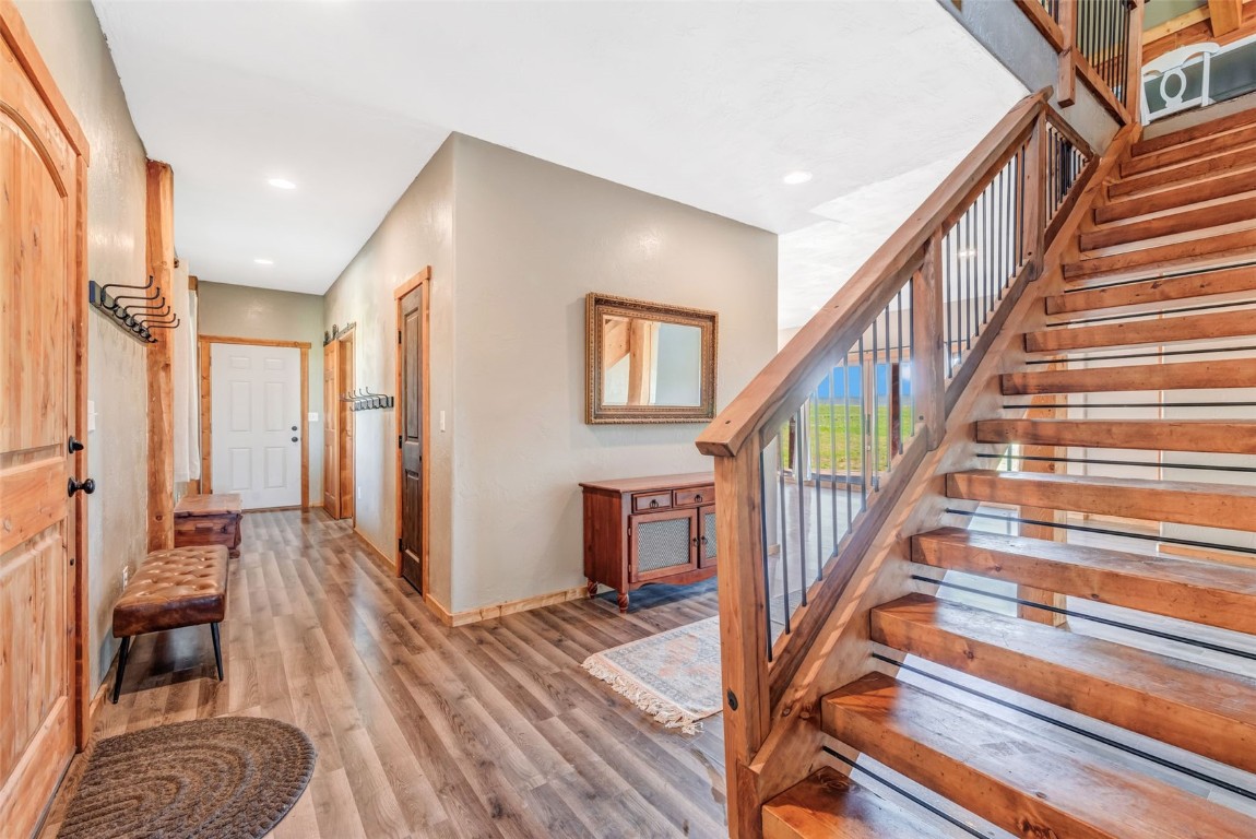 38290 Hillcrest Court Property Photo 8