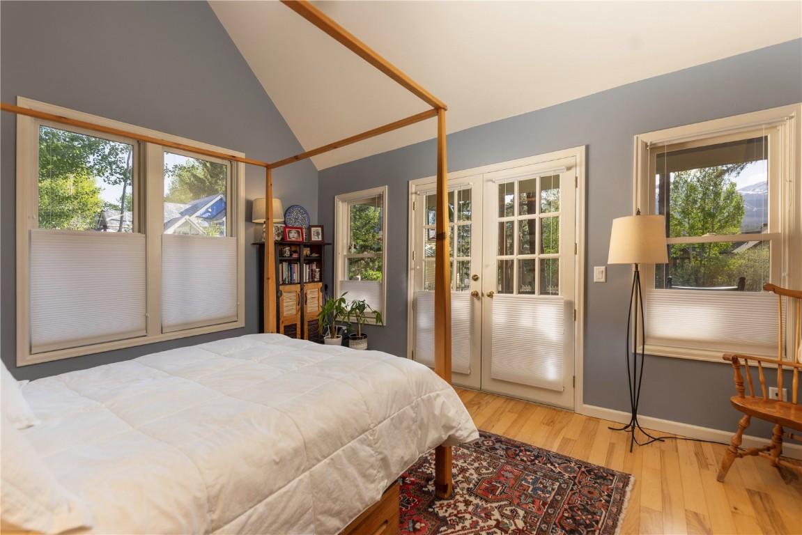 102 S High Street Property Photo 16