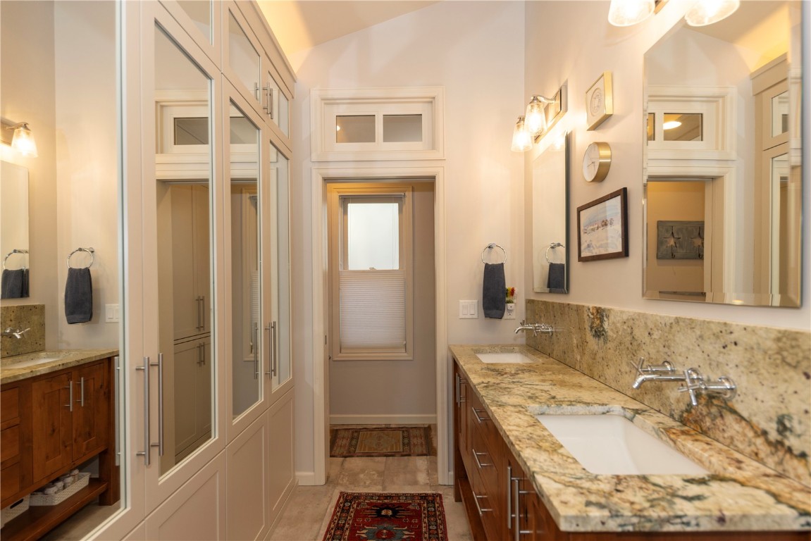 102 S High Street Property Photo 22