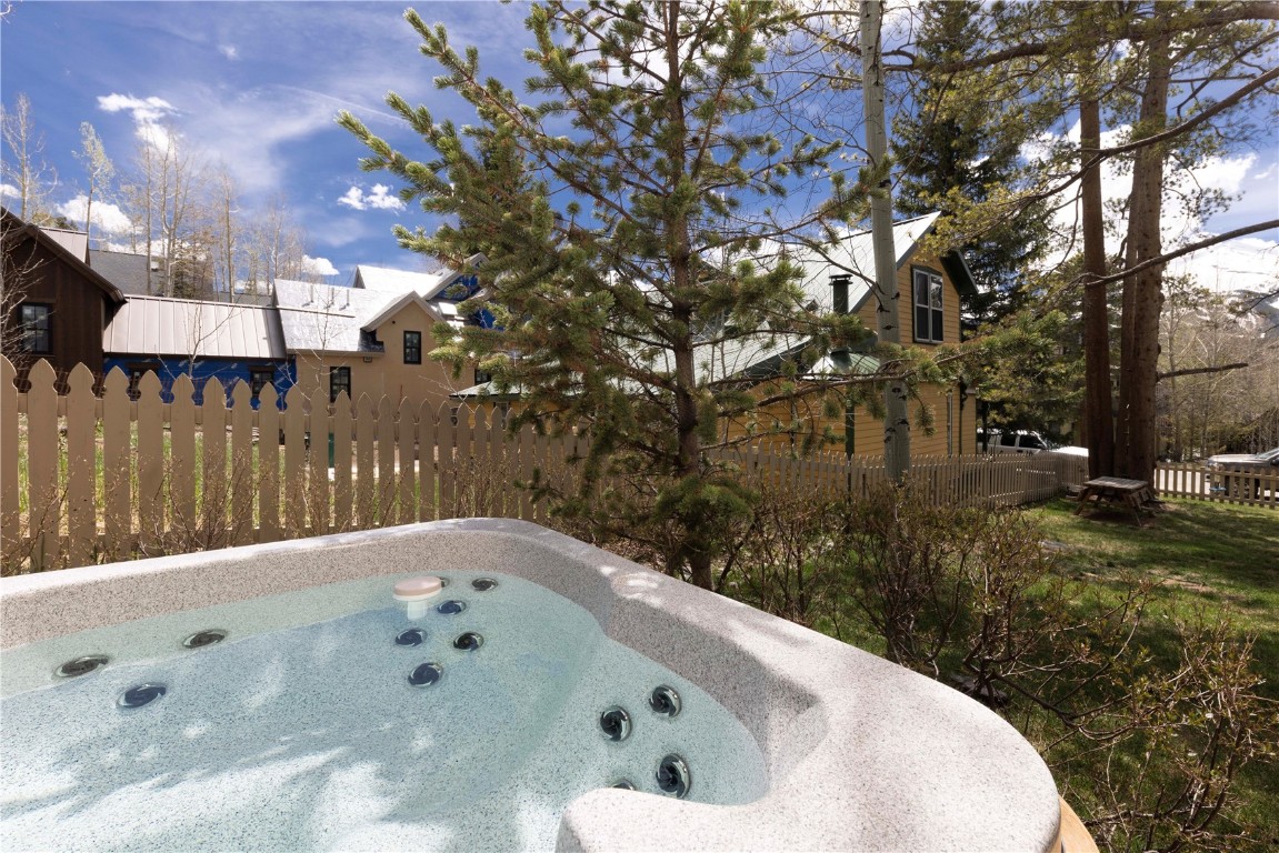 102 S High Street Property Photo 34