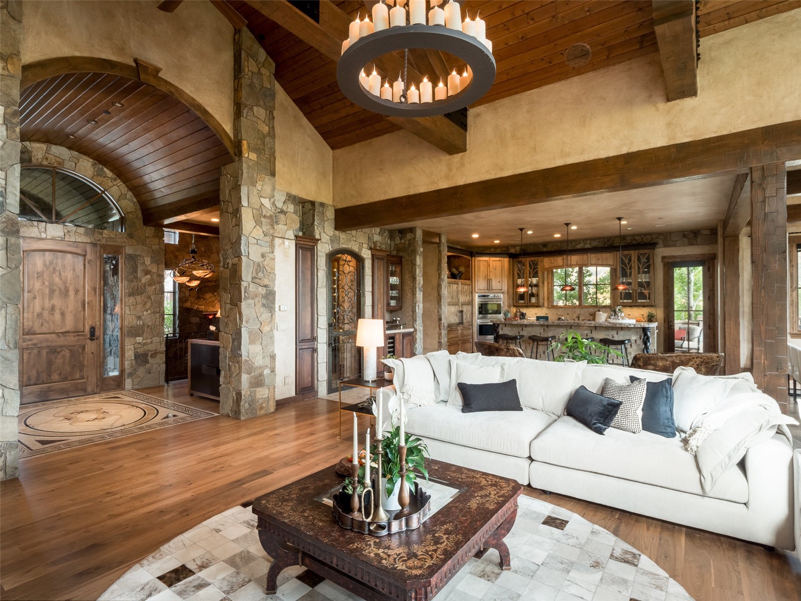 330 High Park Court Property Photo 4