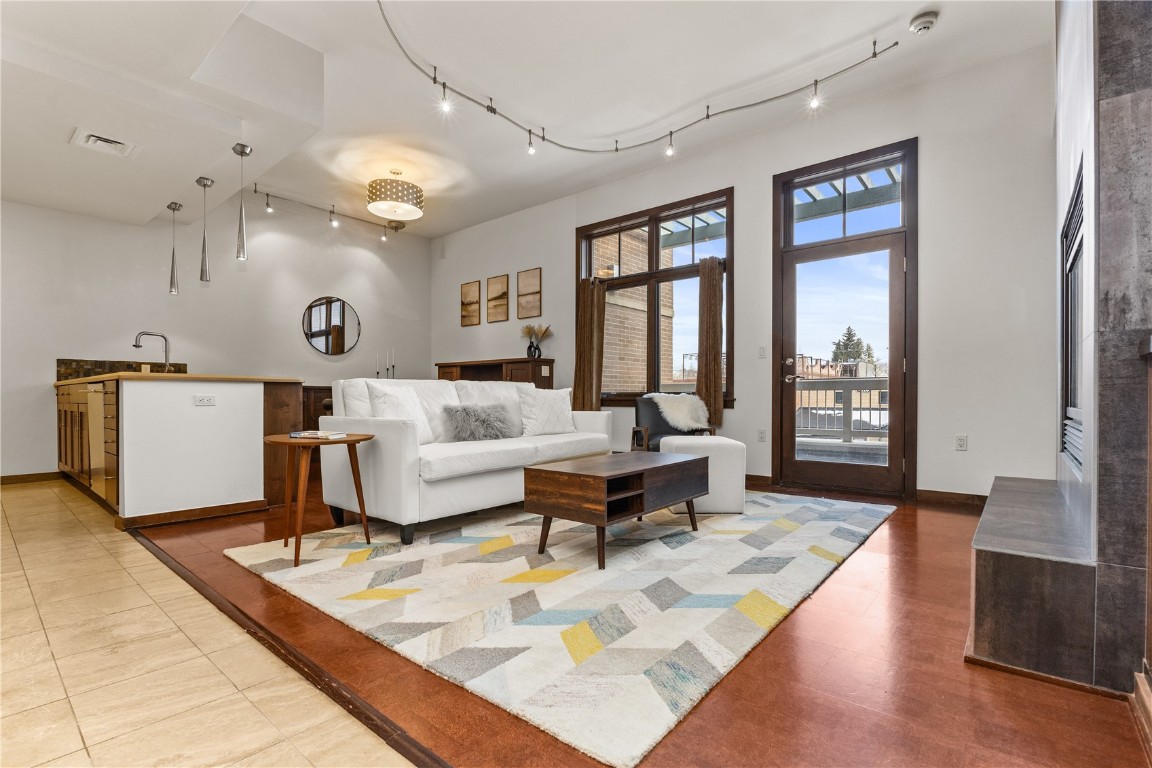 Howelsen Place Real Estate Listings Main Image