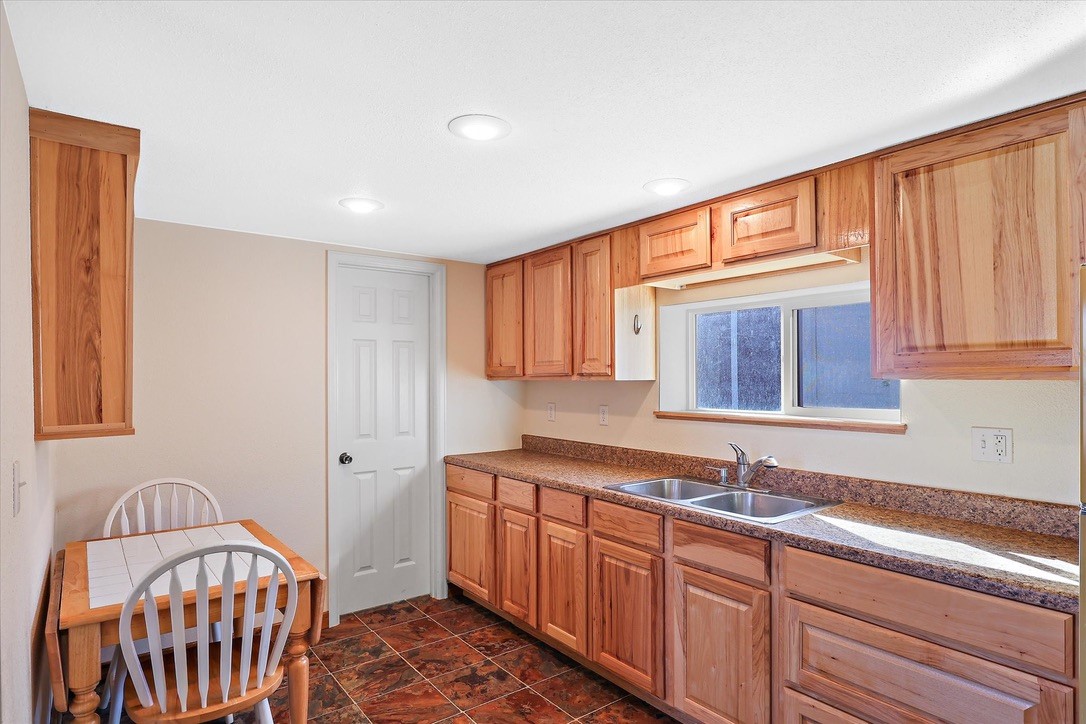 131 W Virginia Street Property Photo 12