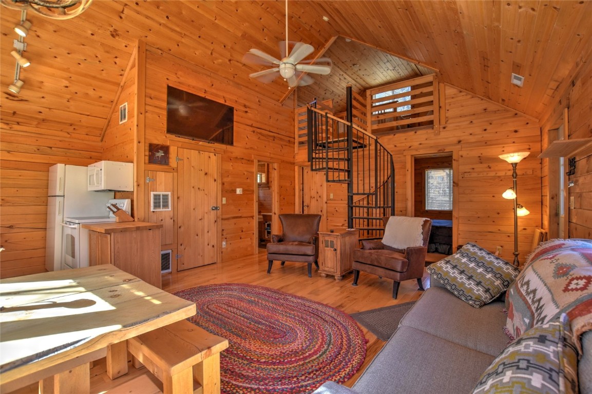 2377 Stagestop Road Property Photo 7