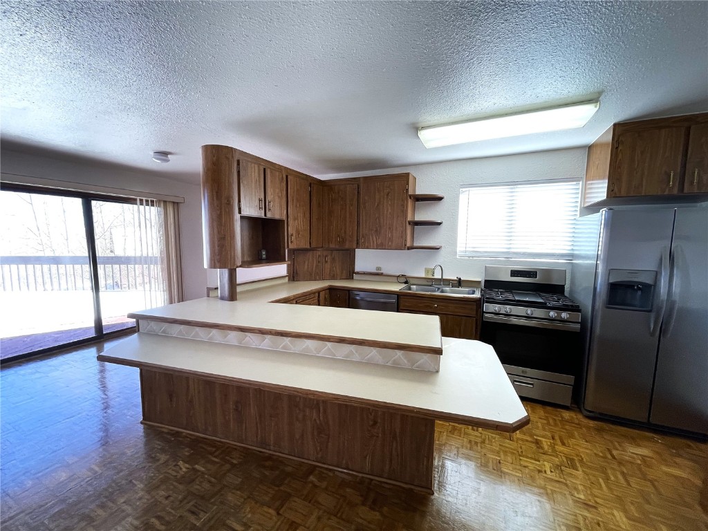 2584 High Creek Road Property Photo 3