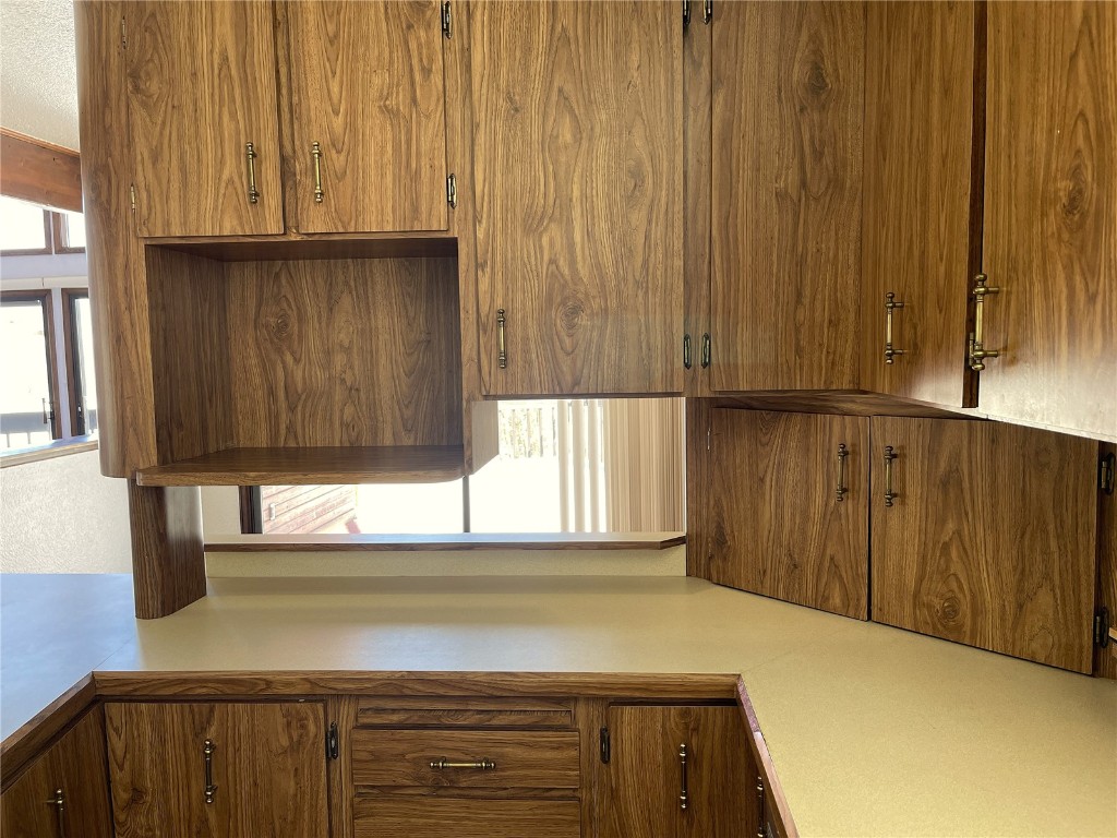 2584 High Creek Road Property Photo 6