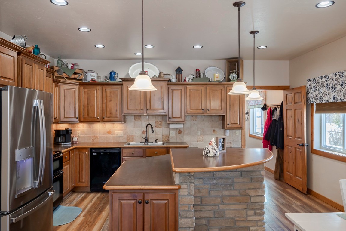102 E Nevava Street Property Photo 13