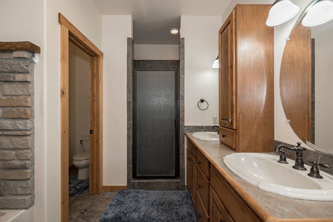 102 E Nevava Street Property Photo 20