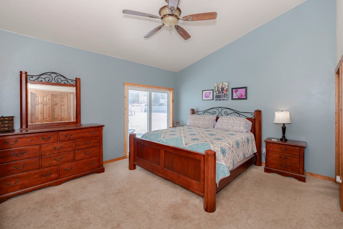 102 E Nevava Street Property Photo 21