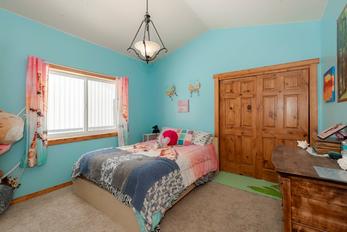 102 E Nevava Street Property Photo 23